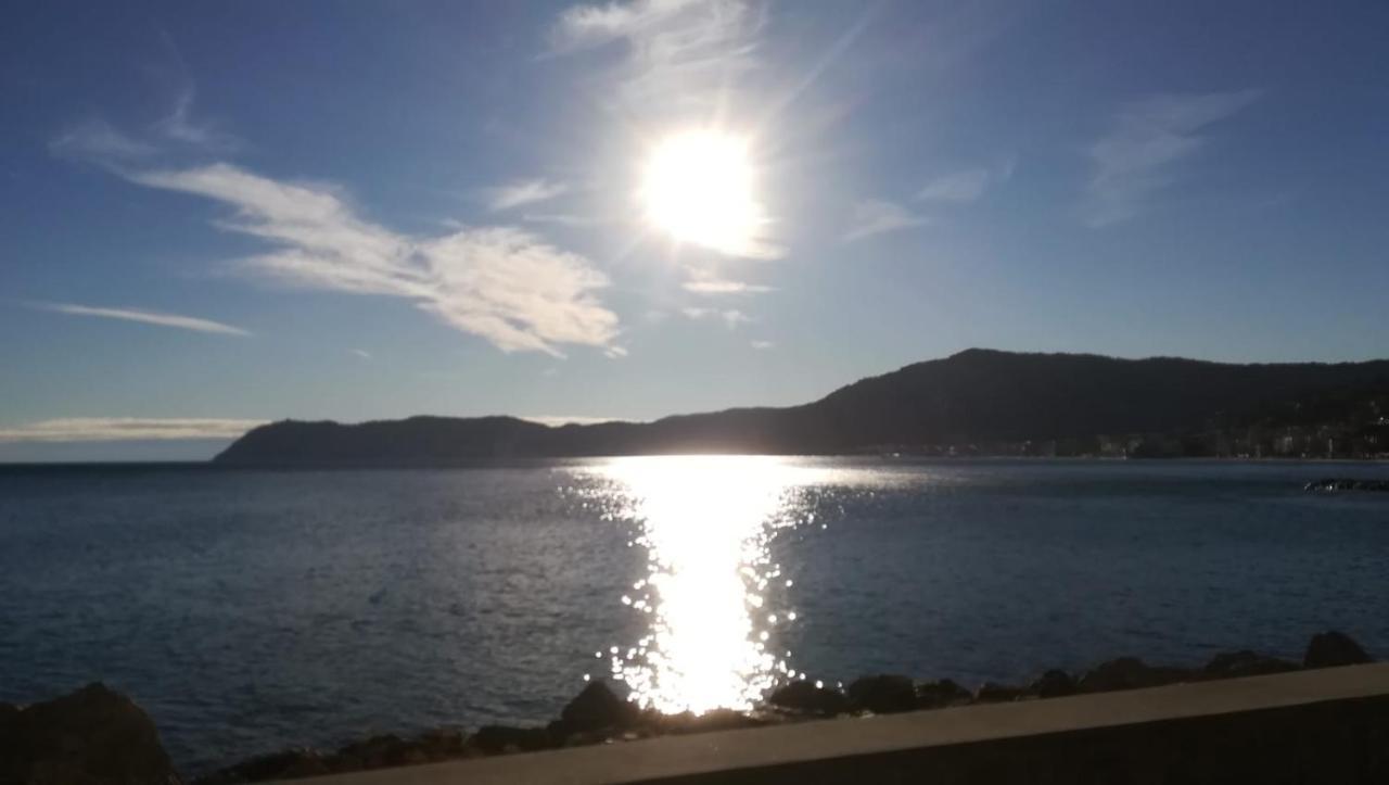 Ferienwohnung Cadorna Fronte Mare Alassio Exterior foto