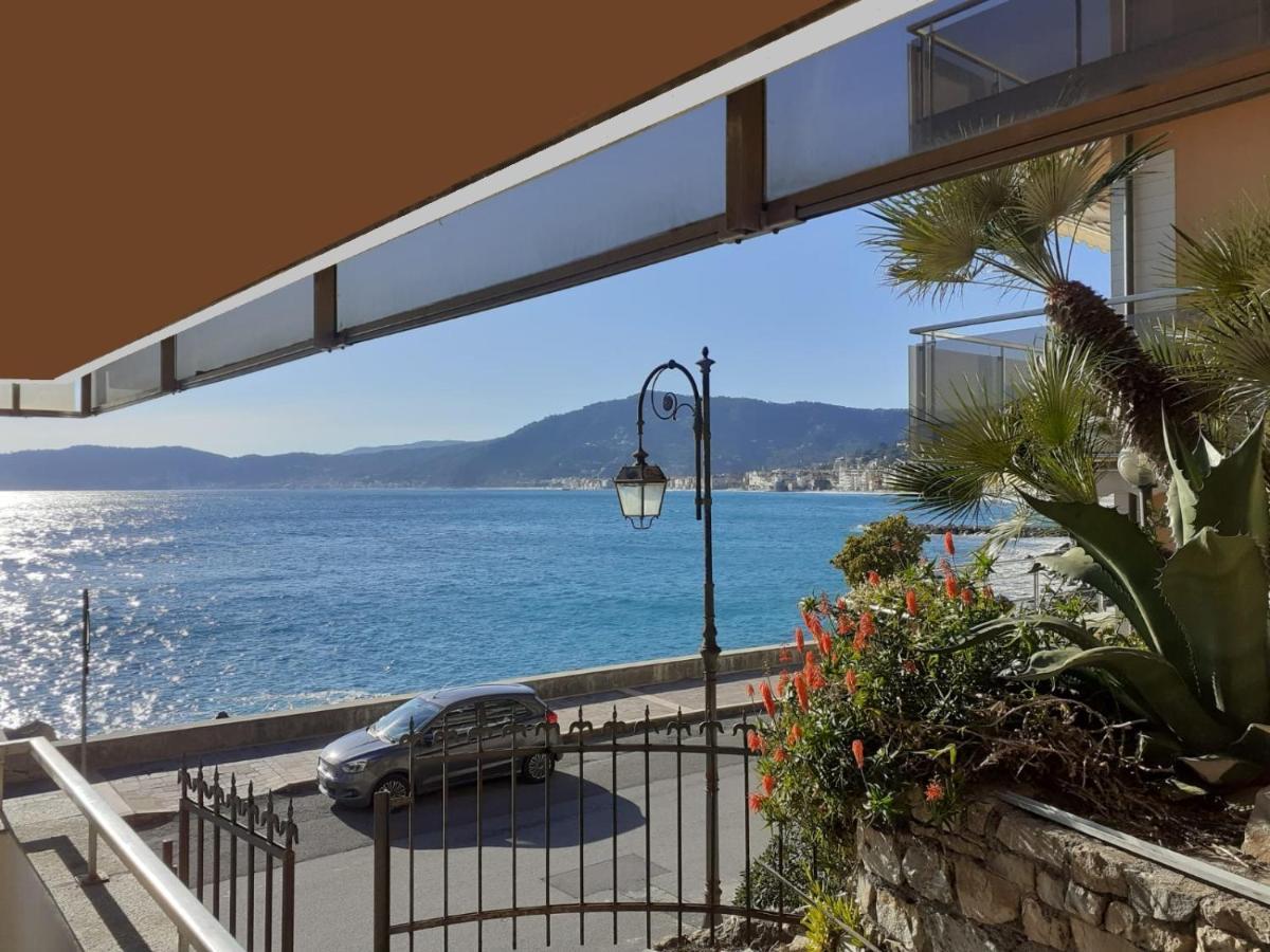 Ferienwohnung Cadorna Fronte Mare Alassio Exterior foto