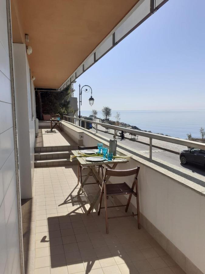Ferienwohnung Cadorna Fronte Mare Alassio Exterior foto